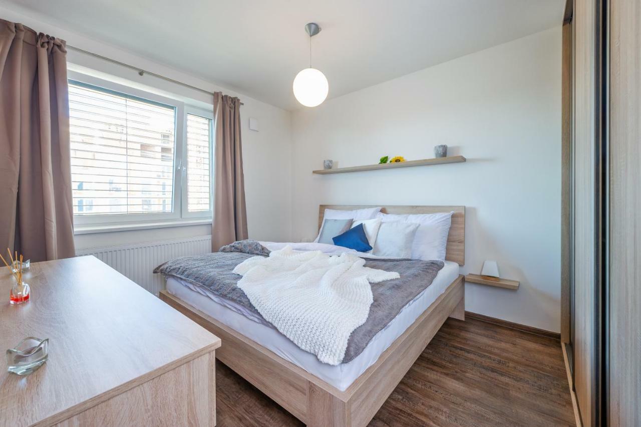 Riverside Apartment *